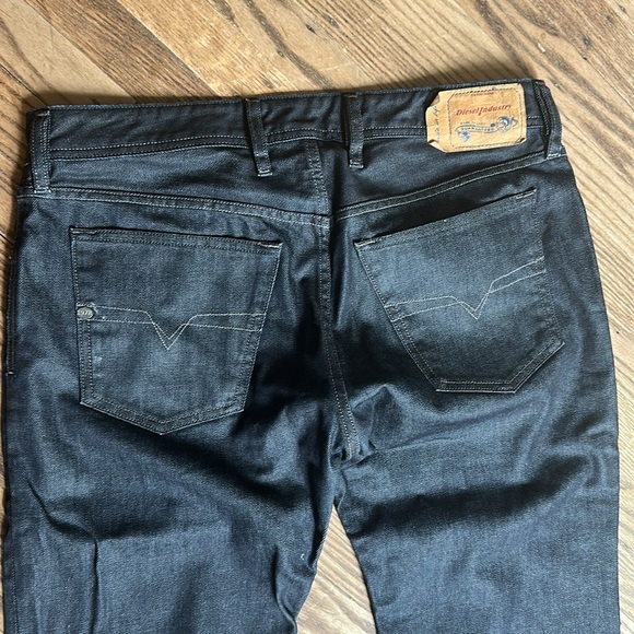 Diesel Waykee Regular Straight Jeans in the 00Z88 gray wash 33 x 32 EUC - Picture 8 of 9